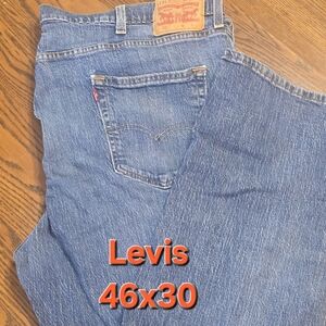 Levi's Relaxed Fit Men's Jeans in Classic Blue